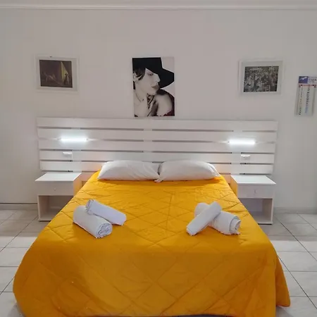 Al Dammuso Diffuso In Centro בית הארחה 3*